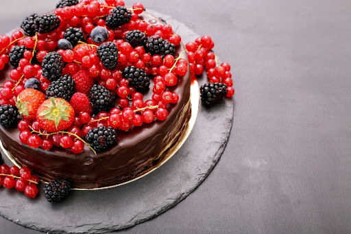 Fresh Berry-Choco Cake