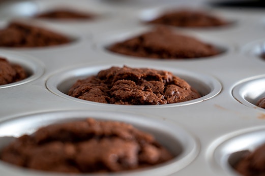 making chocolate muffin