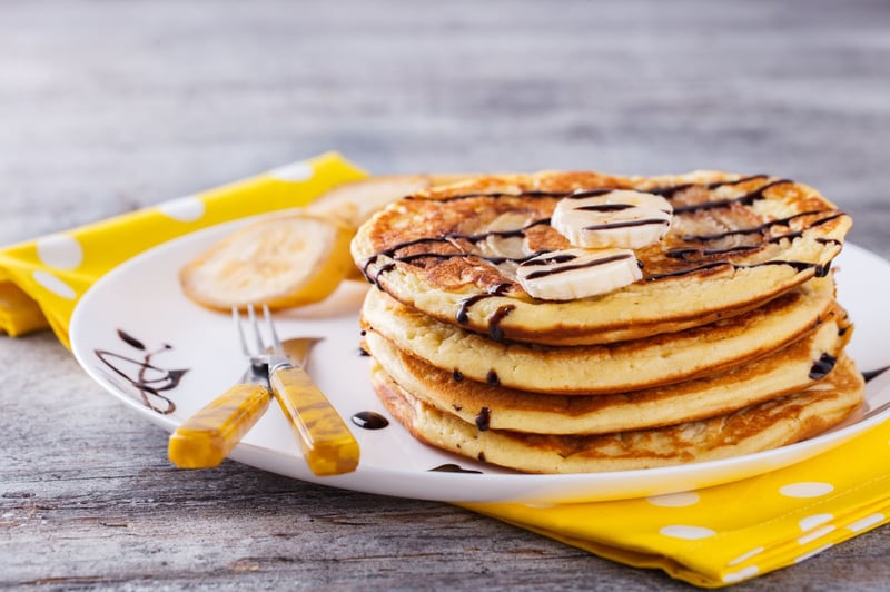 pancake-with-banana-M9KGKC6